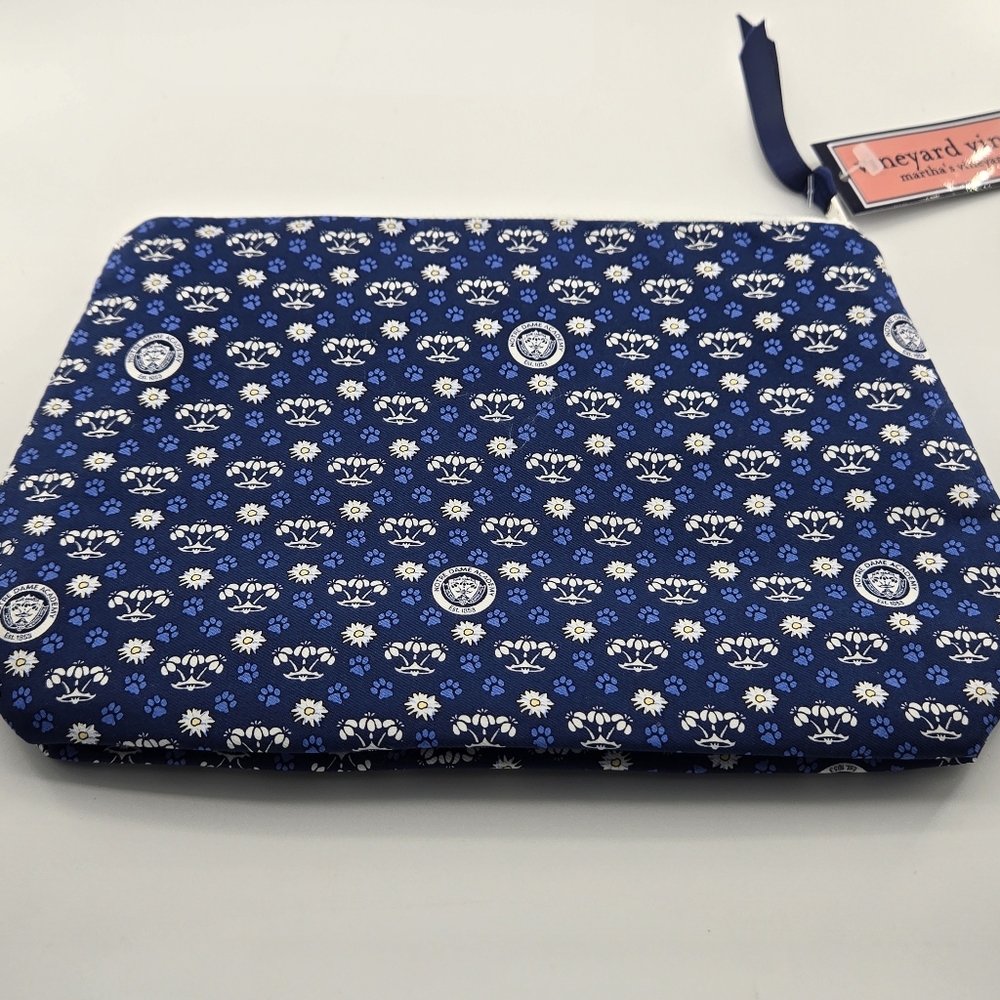Vinyard Vines Notre Dame Academy Hingham School Crest Shaving or Cosmetic Bag - Picture 2 of 10